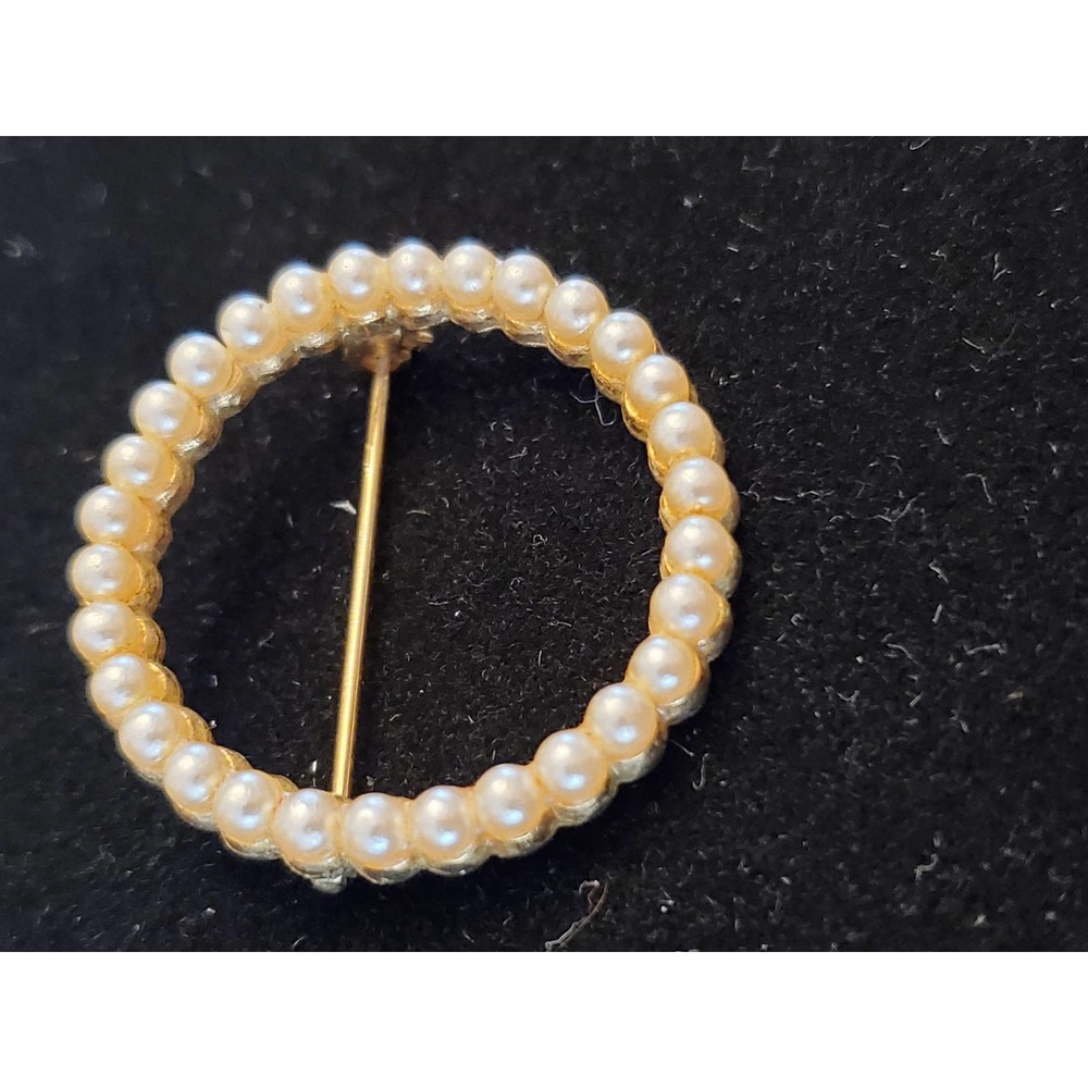 Gold Tone Faux Seed Pearl Brooch Vintage Classic Round Eternity Hoop